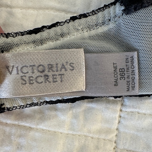 Victoria’s Secret 36C Balconet Push Up Black Lace White Stripe EUC - Picture 3 of 5